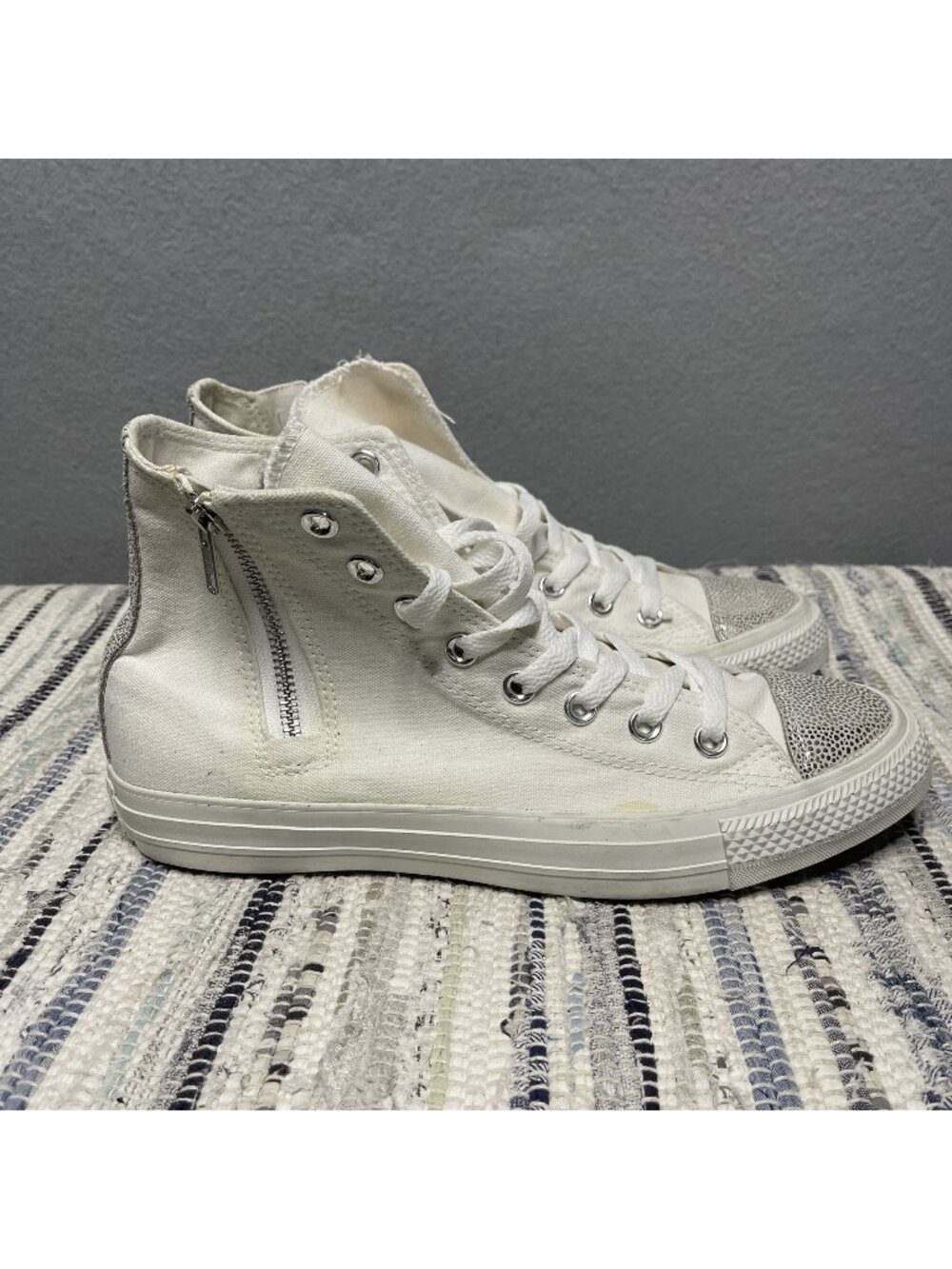 White High-Top Converse Sneakers With Side Zipper Womens Size 10